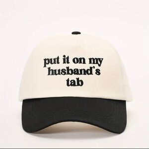 ⭐️Monochrome Black and White Hats Collection